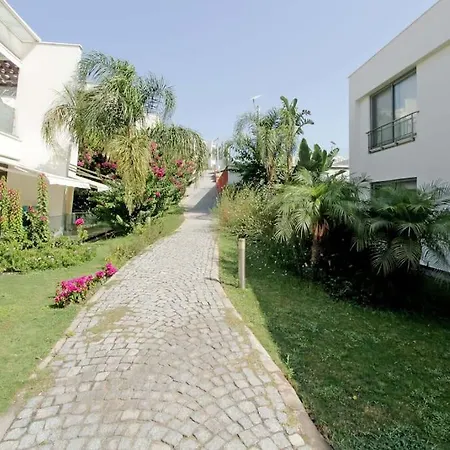 Sea Front With Sandy Private Jetty Апартаменты